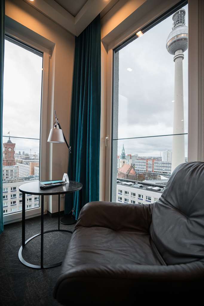 Motel One Berlin-Alexanderplatz Room photo