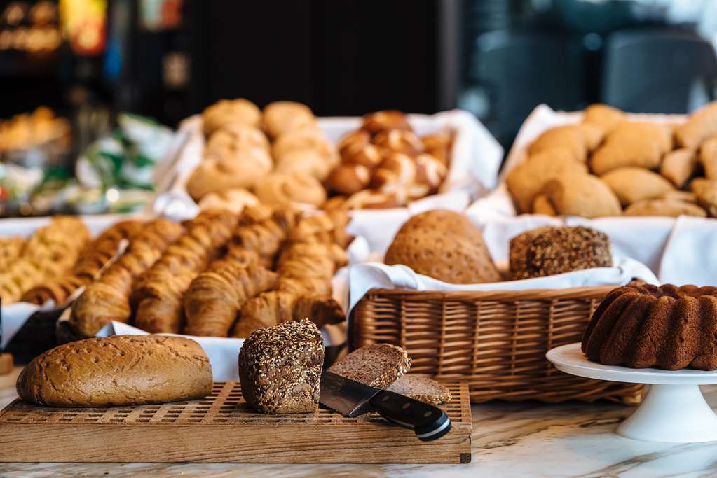 Motel One Berlin-Alexanderplatz Restaurant photo